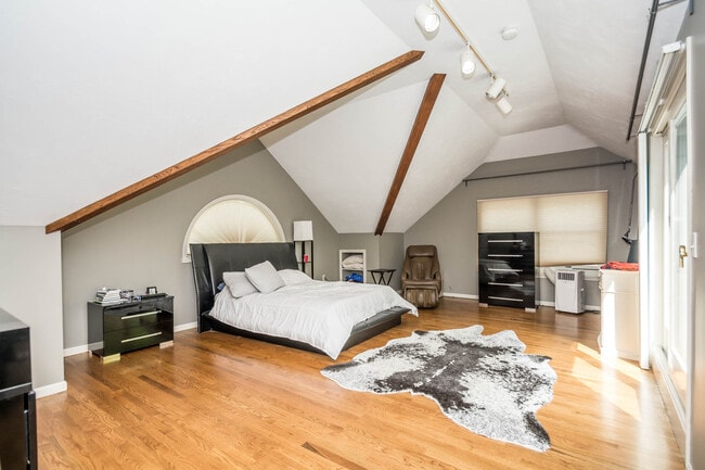 Building Photo - 8 Patriot Way