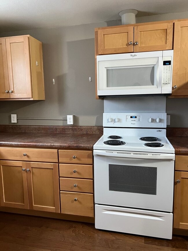 Building Photo - Wells