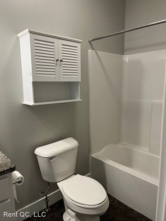 Building Photo - 2 br, 2.5 bath House - 702 Cox Court