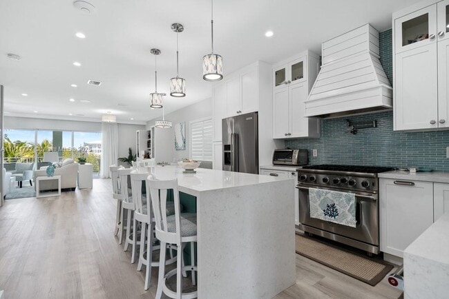 Building Photo - 112 Ave D