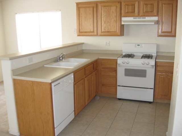 Building Photo - 10614 Corte Sierra St