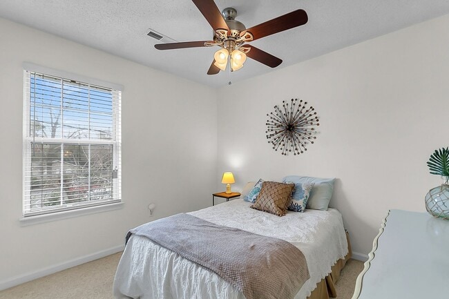 Building Photo - Beautiful 3-Bedroom Home in the Heart of Charleston!