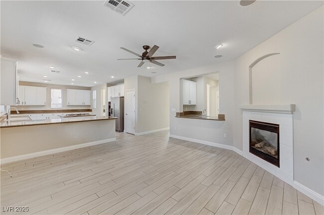 Building Photo - 536 Puenta Del Rey St