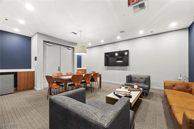 Building Photo - 4525 Dean Martin Dr