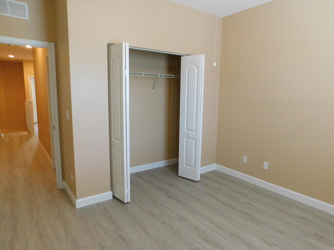 Building Photo - 9516 SW Merlin Ct