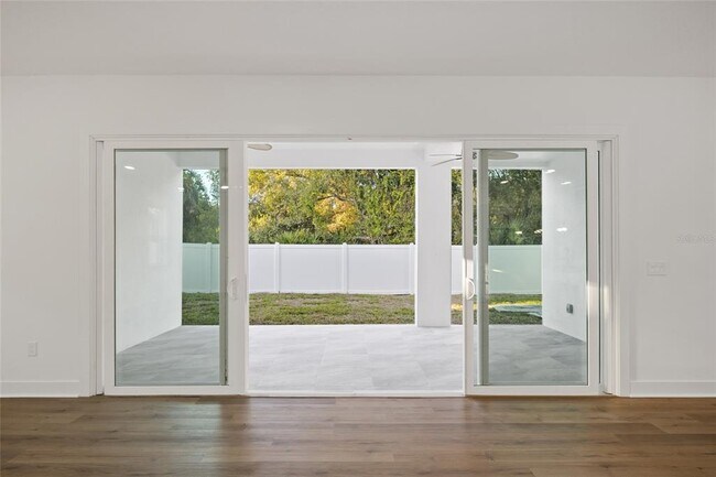 Building Photo - 3317 W Napoleon Ave