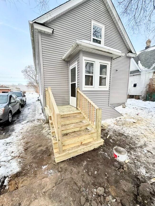 Building Photo - 1201 67th St