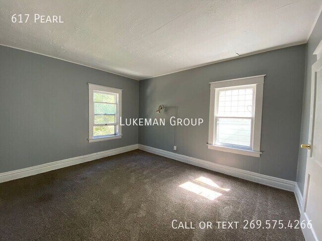 Building Photo - 617 Pearl-