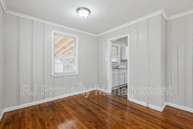 Building Photo - 605 Orchard Ave