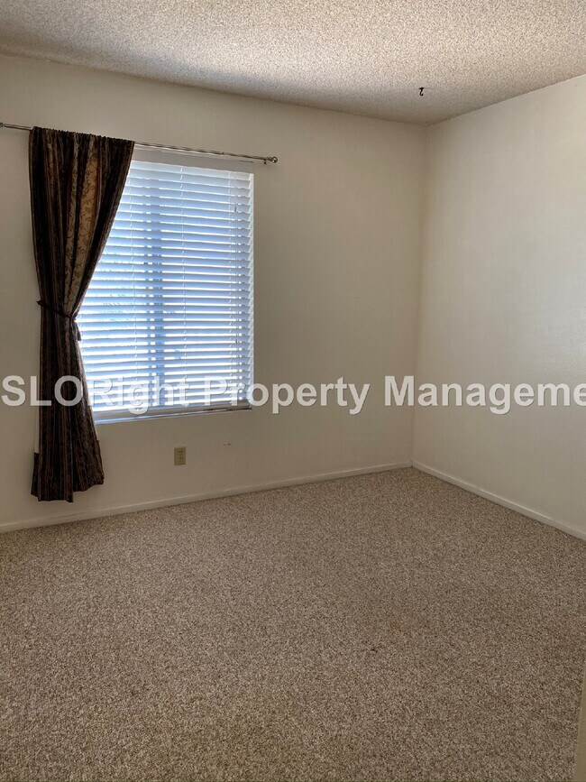 Building Photo - AVAILABLE SEPTEMBER- 2 Bedroom/ 2 Bathroom Condo In Laguna Lake Area