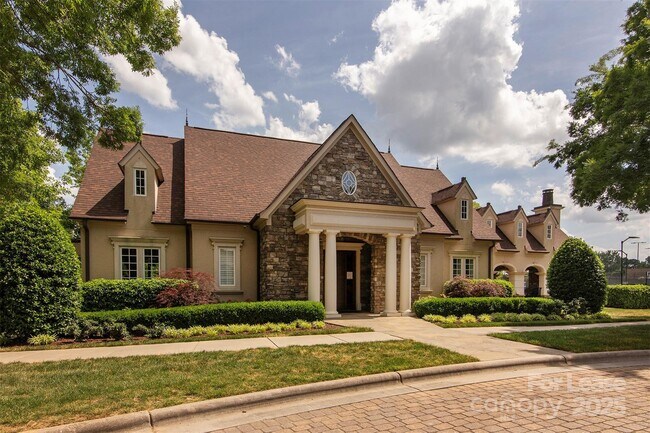 Building Photo - 2231 Eversham Dr NW