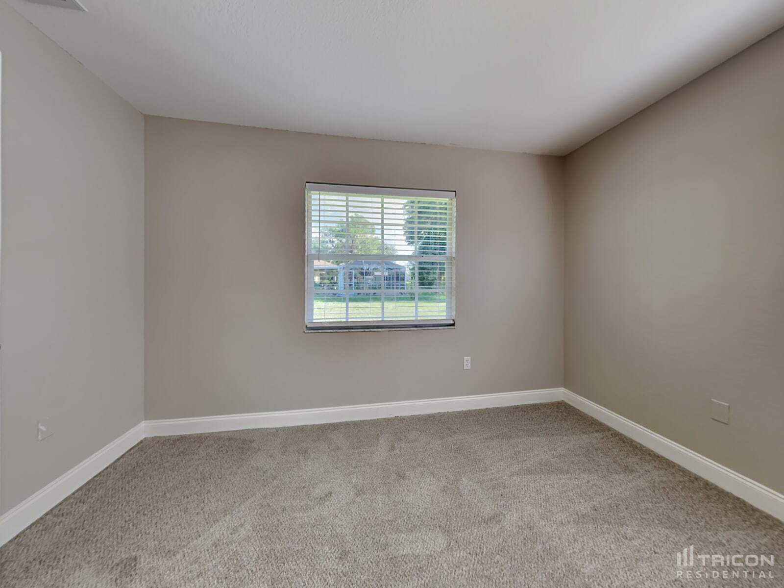 Building Photo - 3598 N Biscayne Dr