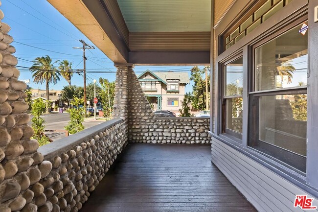 Building Photo - 1054 Maine Ave