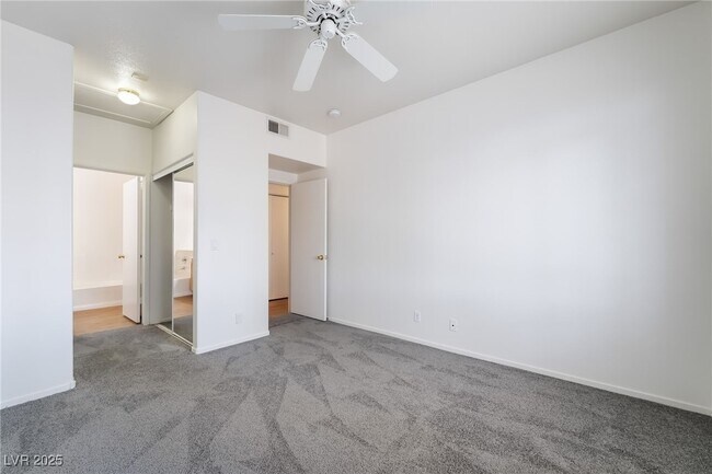 Building Photo - 2201 Ramsgate Dr