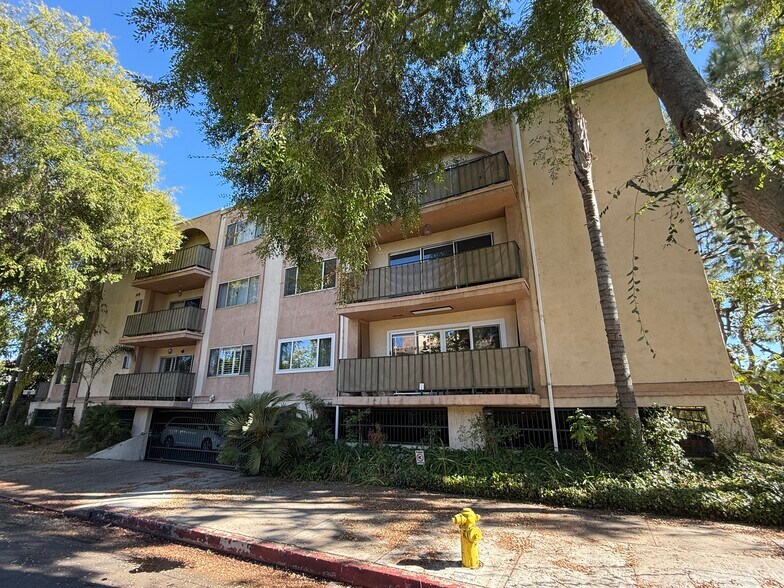 Building Photo - 14850 Hesby St