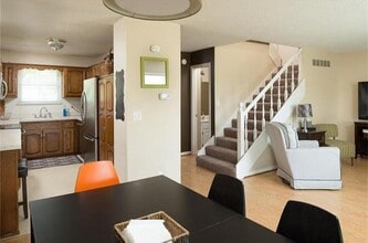 Building Photo - 13307 Walnut St