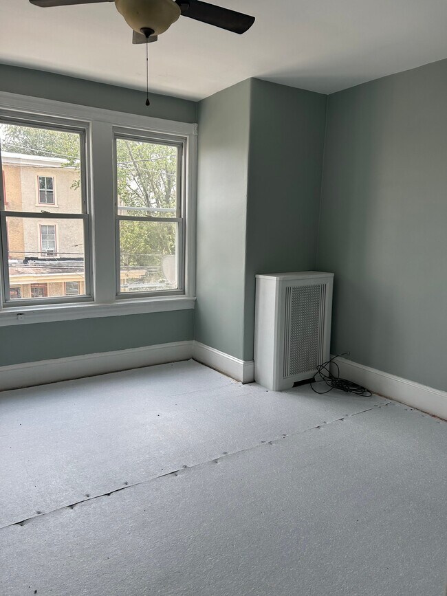Building Photo - 422 Martin St