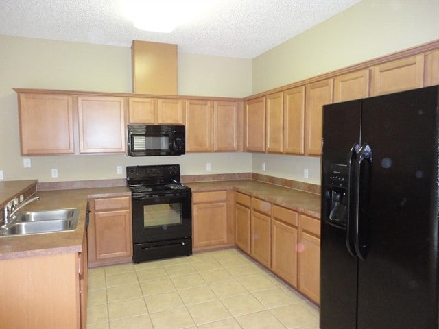 Building Photo - 2512 Holly Pine Cir