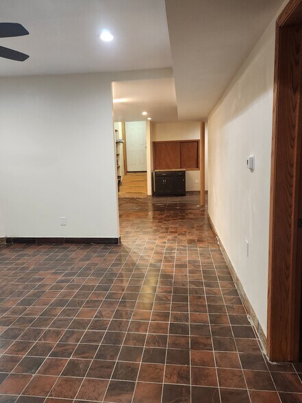 Building Photo - 6110 N Mozart St