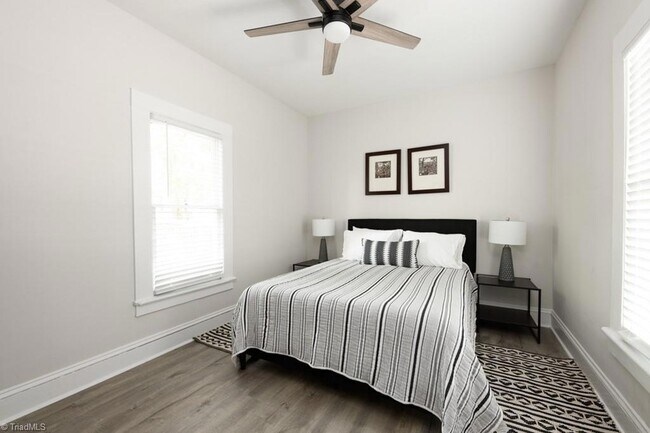 Building Photo - 208 Leftwich St