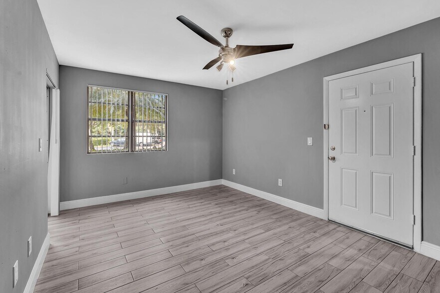 Building Photo - 1263 SW 46th Ave