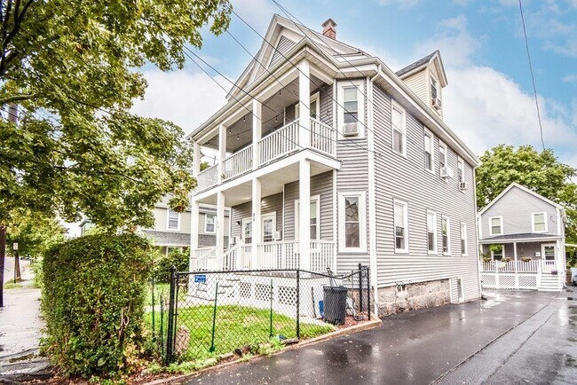 Building Photo - 86 Edwards St