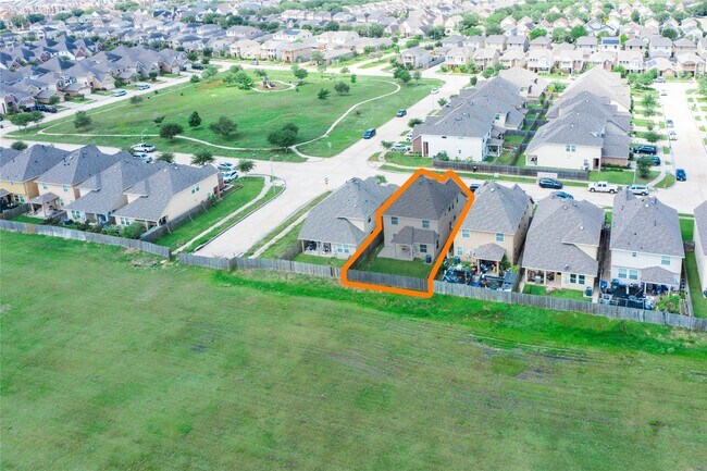 Building Photo - 7115 Ironwood Forest Dr