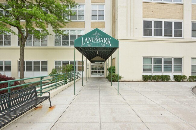 Building Photo - 1 Landmark Sq