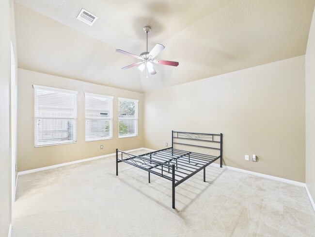 Building Photo - 5039 Ivy Fair Way