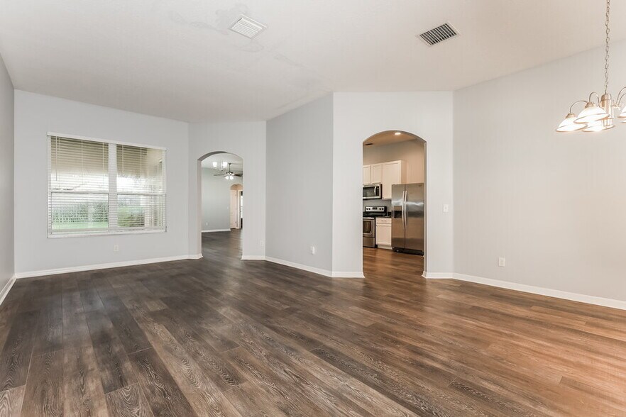 Building Photo - 812 Hickory Glen Dr