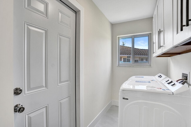 Building Photo - 2881 NW 98th Way