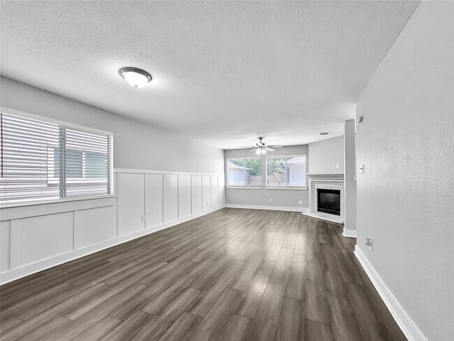 Building Photo - 10711 Cobblecreek Way