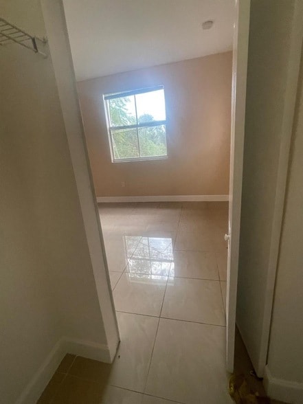 Building Photo - 2903 SE 17th Ave