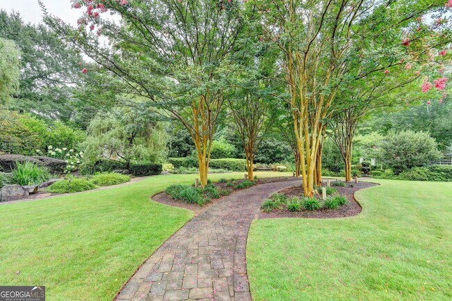 Building Photo - 2611 Briers N Dr