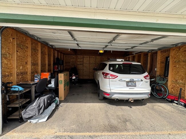 Building Photo - NEW LOWER RENT