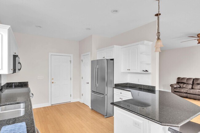Building Photo - 210 Raven Ridge Ct