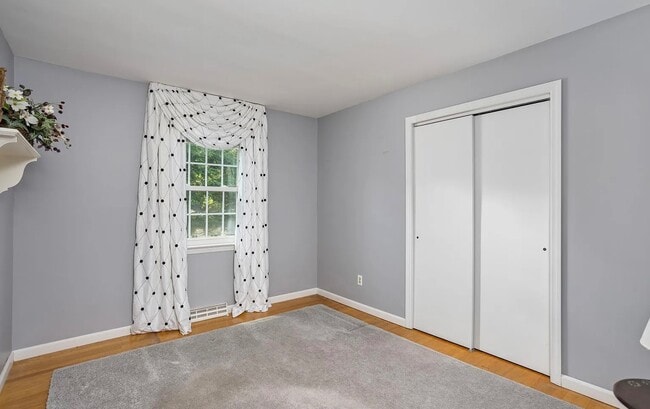 Building Photo - 3847 Quakerbridge Rd