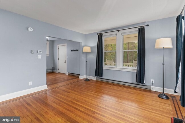 Building Photo - 201 Kenwood Ave