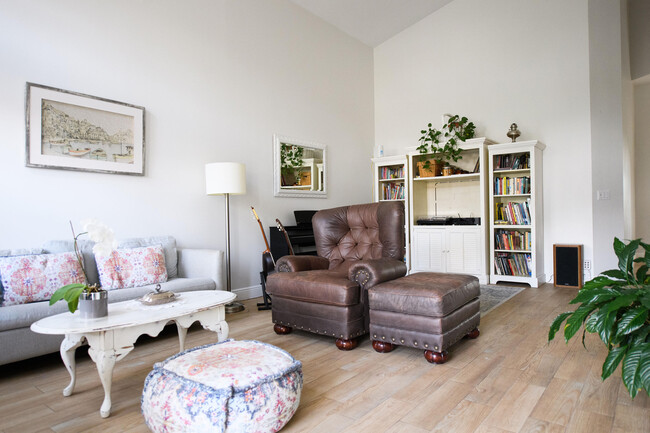 Building Photo - 3693 Miramontes Cir