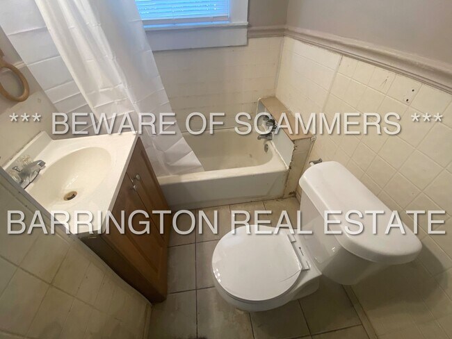 Building Photo - 1230 4th Terrace W