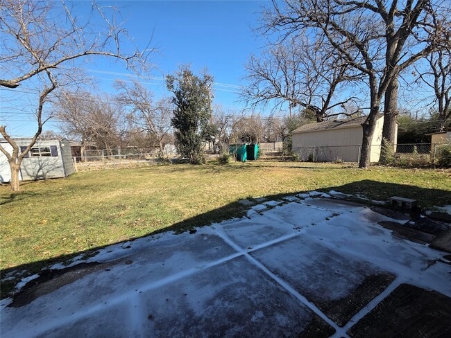 Building Photo - 2559 Valwood Pkwy