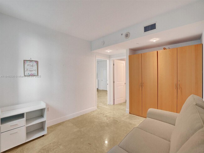 Building Photo - 1250 S Miami Ave