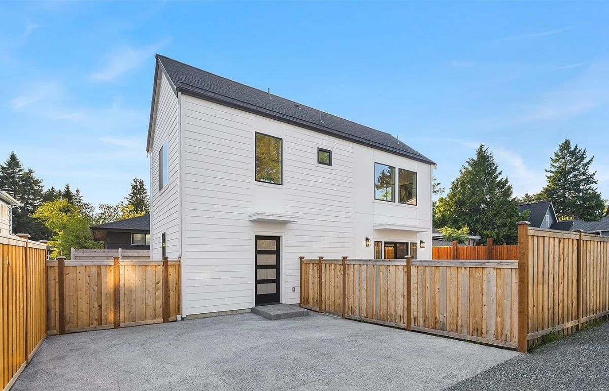 Building Photo - 9224 36th Ave SW