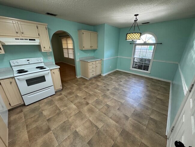 Building Photo - 133 Sterling Dr