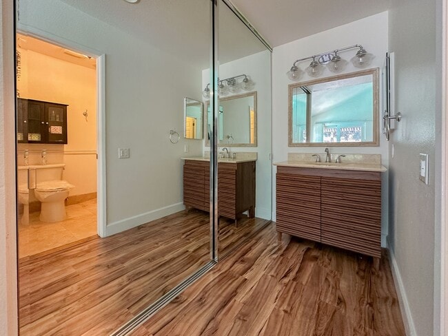 Building Photo - Stylish 4 Bedroom, 2 Bath Single-Story wit...