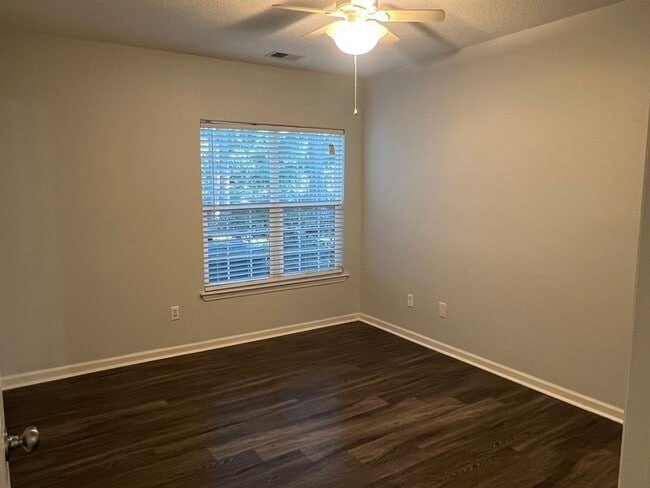 Building Photo - Great first floor unit at  Plantation Point