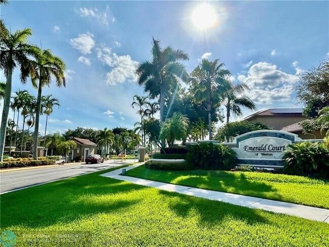 Building Photo - 16220 Emerald Cove Rd