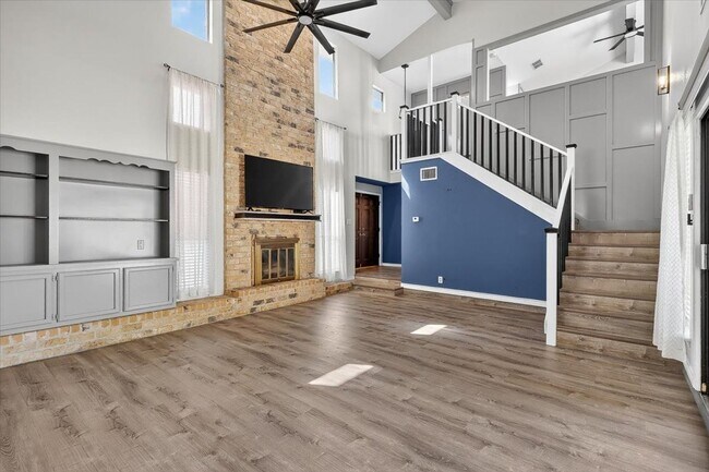 Building Photo - 5410 Fox Run Dr