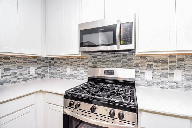 Building Photo - 6850 Flowering Ginger Ln