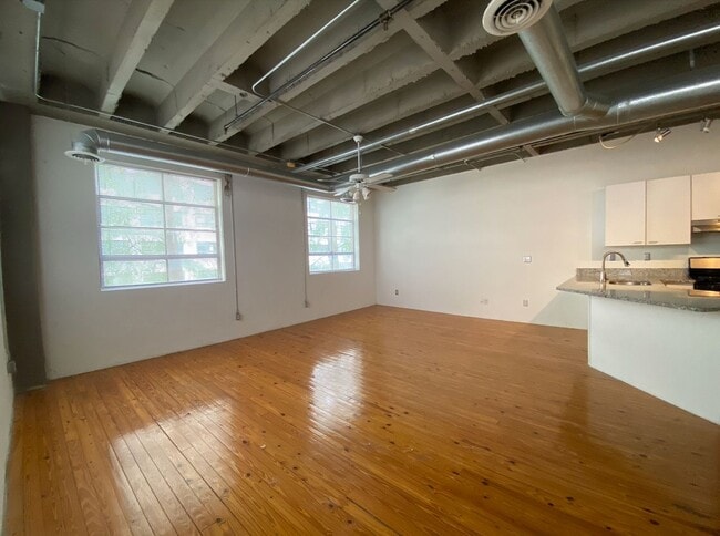 Interior Photo - 900 Lofts